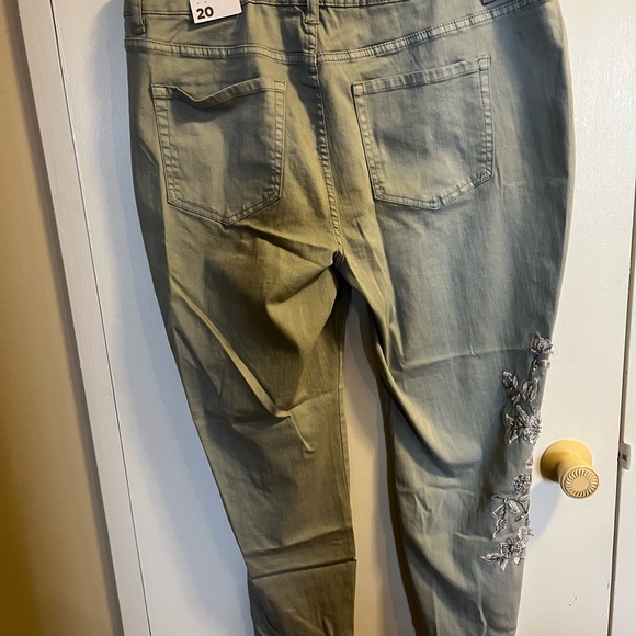 Lane Bryant Jeans - Picture 3 of 5